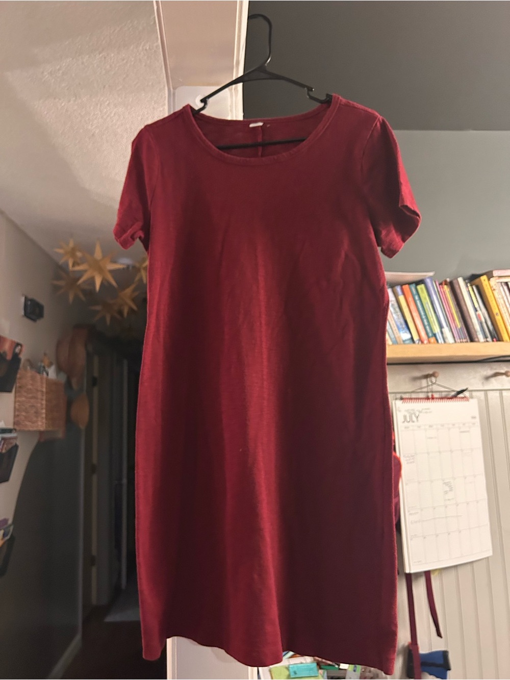 Old Navy Maroon Short-Sleeve Tee
